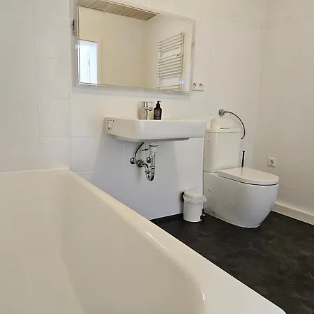Zentral In Fussgaengerzone, 3 Schlafzimmer, 6 Personen Apartment *