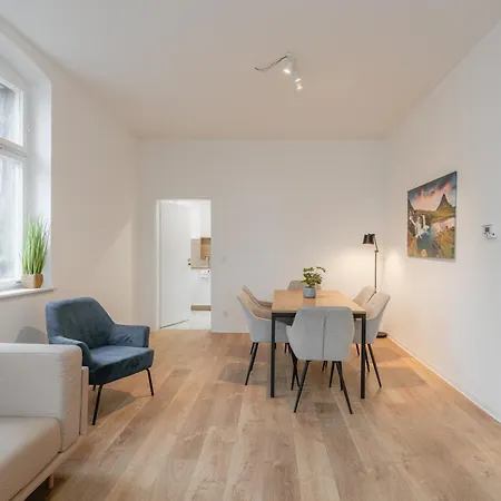 Zentral In Fussgaengerzone, 3 Schlafzimmer, 6 Personen * Байройт